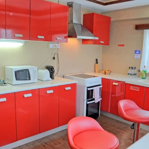 Superior One Bedroom Apartment