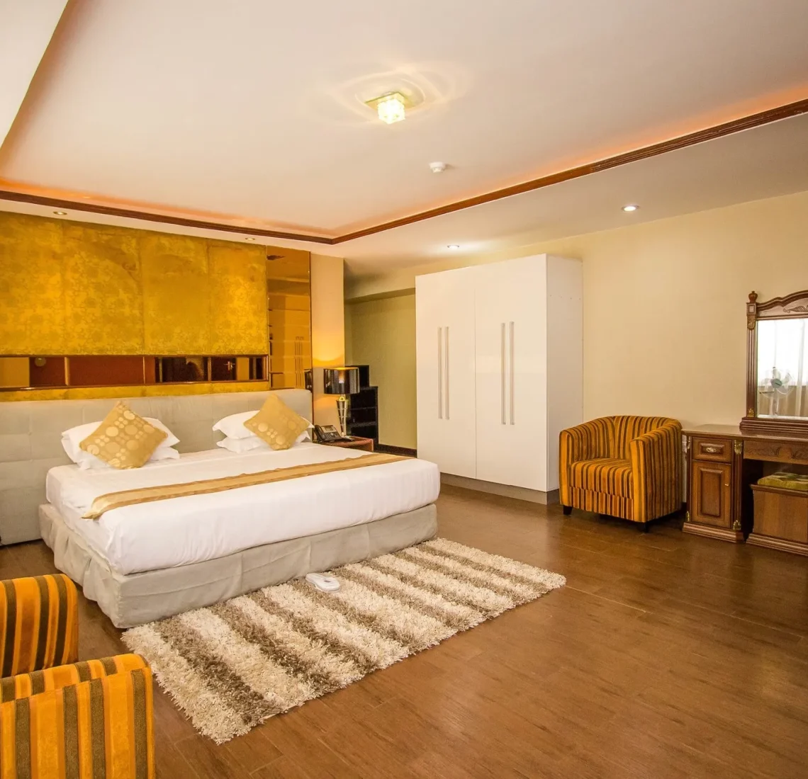 Superior One Bedroom Apartment