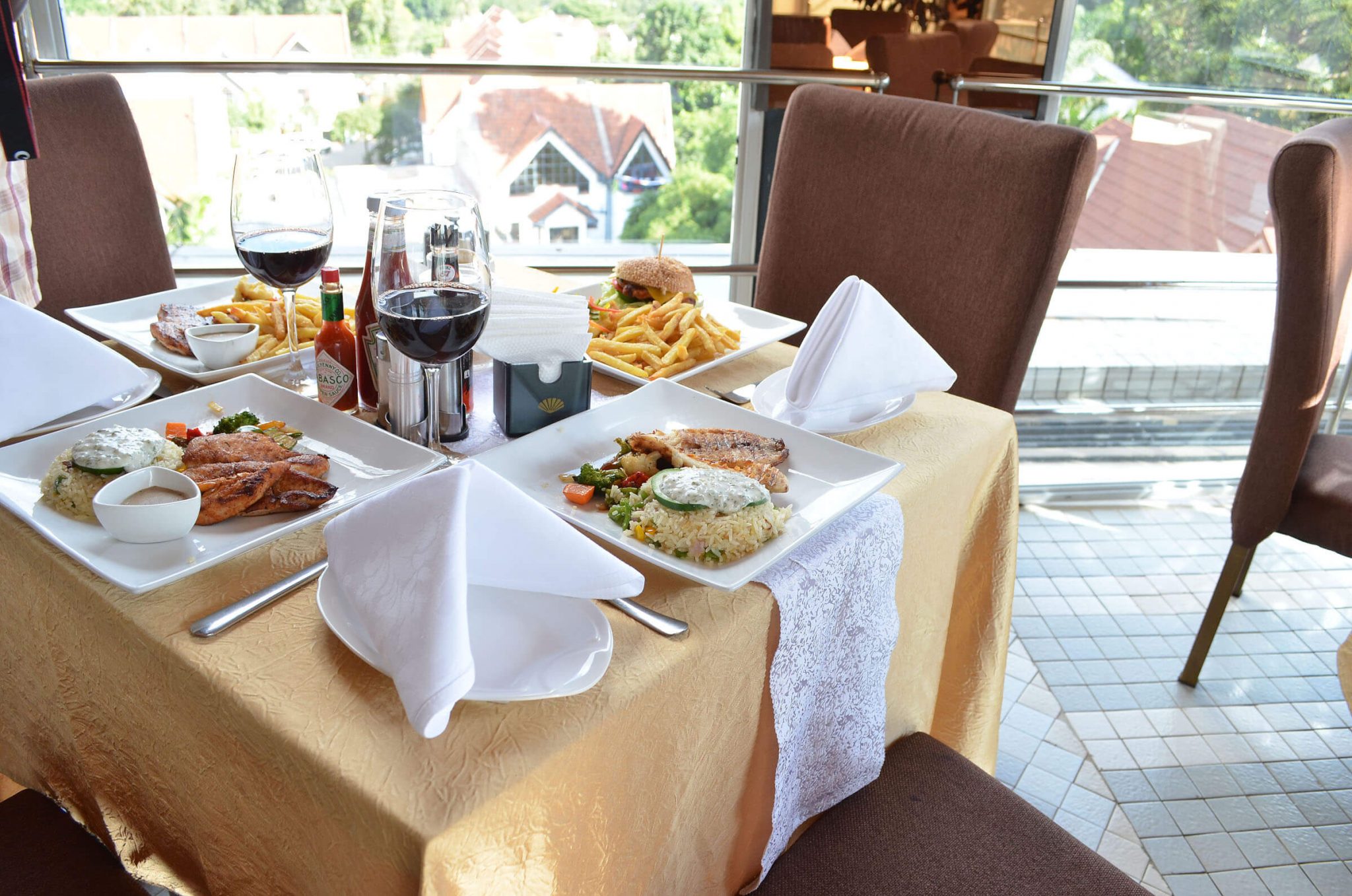 Restaurant-3-2048x1357-1.jpg